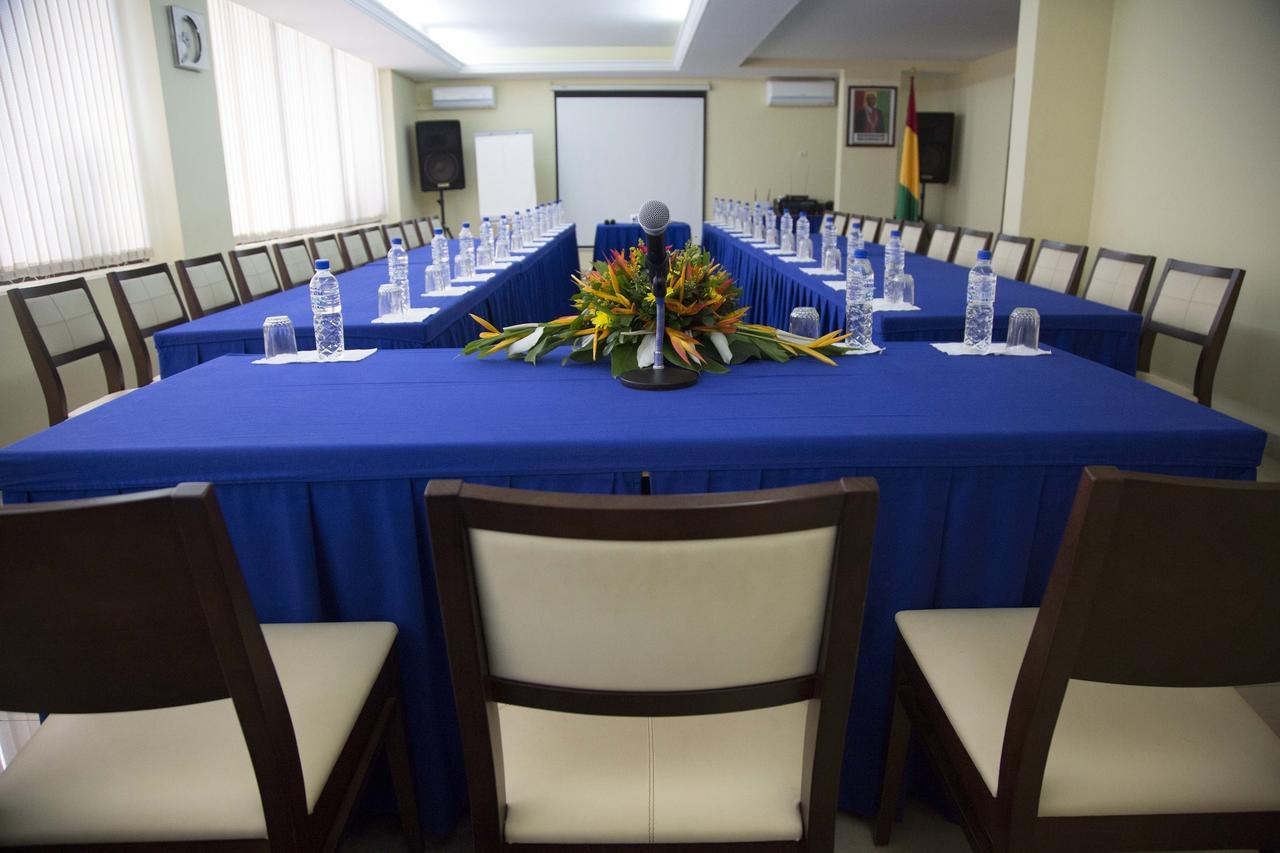 Hotel Le Petit Bateau Conakry Luaran gambar