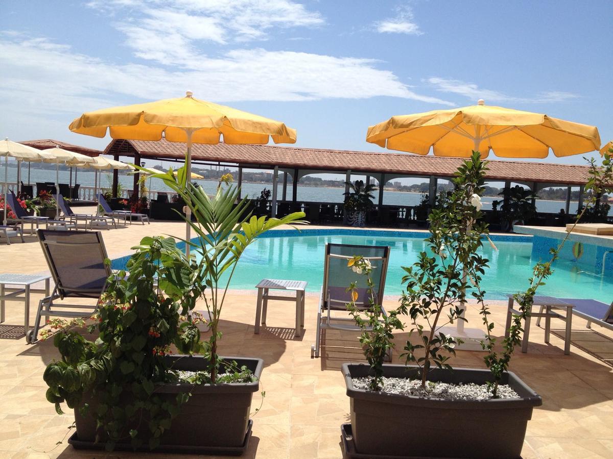 Hotel Le Petit Bateau Conakry Luaran gambar