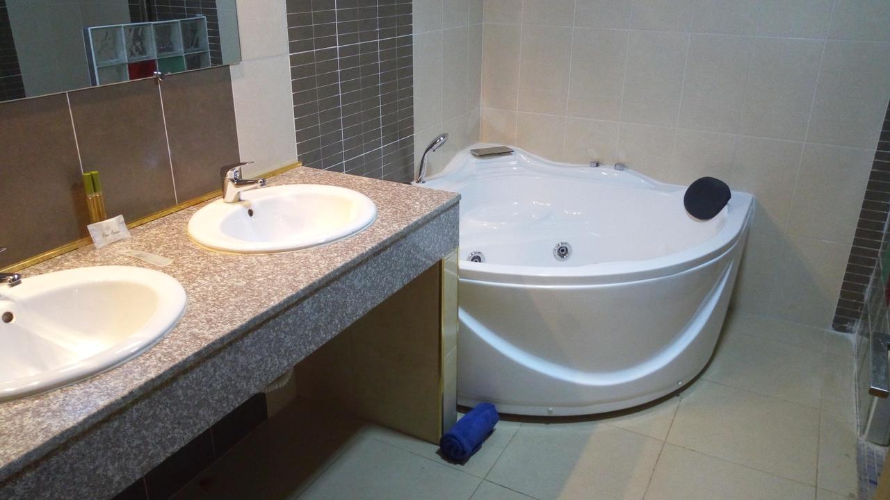 Hotel Le Petit Bateau Conakry Luaran gambar